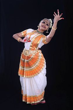 Mohiniyattam 